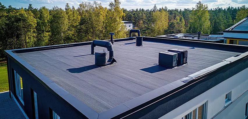 Professional Flat Roof Replacement Services in Kirkland, WA