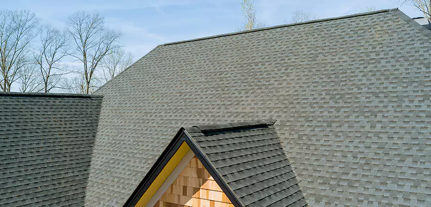 Replacing Vinyl Siding With Cedar Shingles in Kirkland