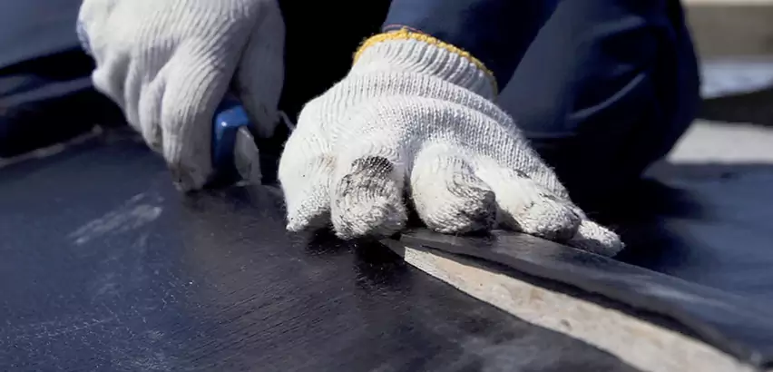 Rubber Roof Seam Repair in Kirkland