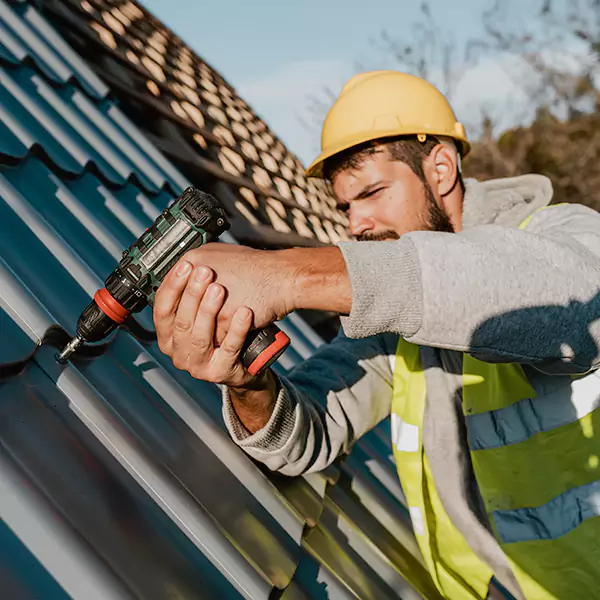Why Kirkland Homeowners Choose Kirkland Roofing Pro for Steel Roof Repair Service?